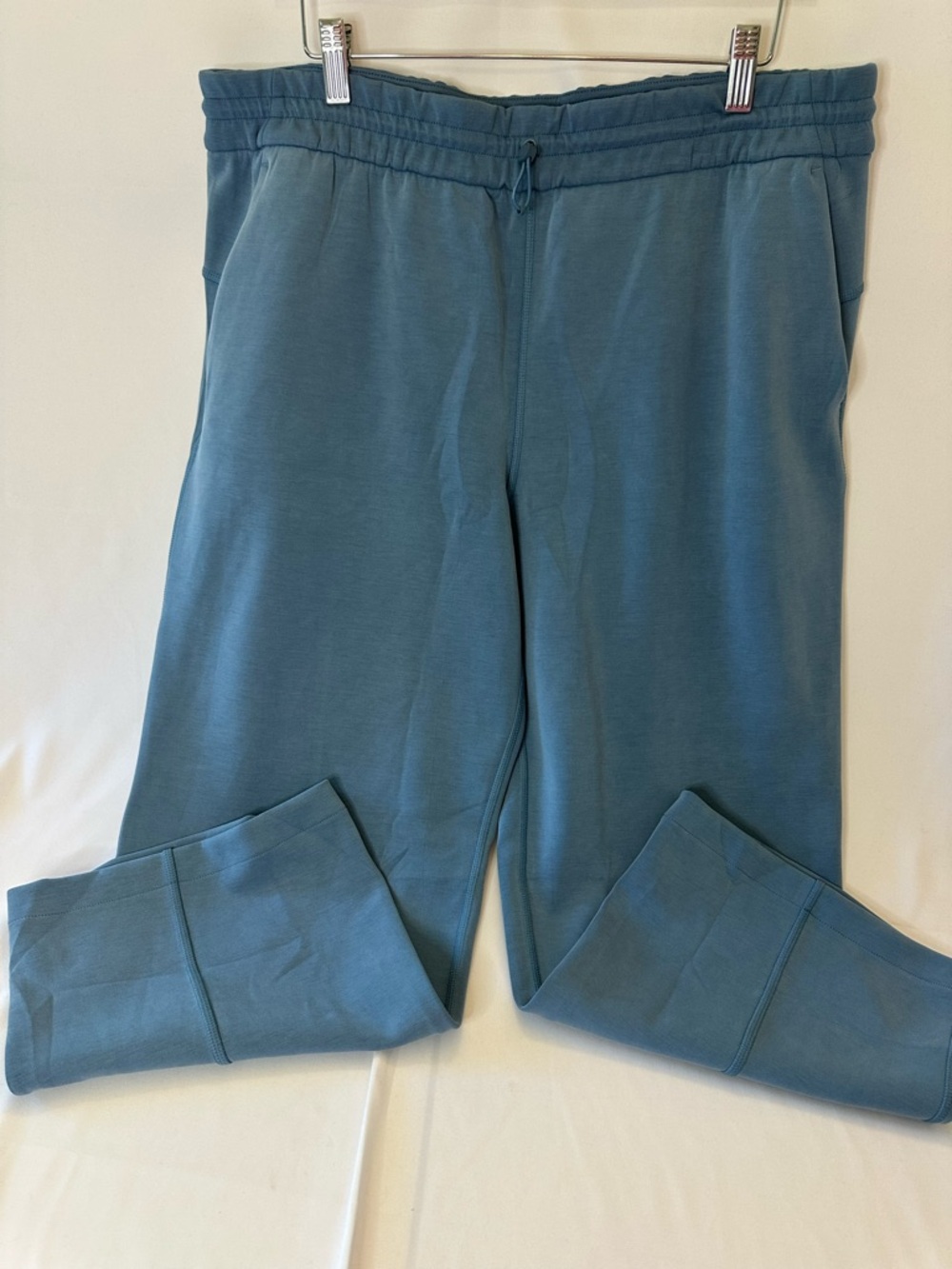 Lululemon Softstreme HR Straight Leg Crop Size 14 Utility  Blue Brand New